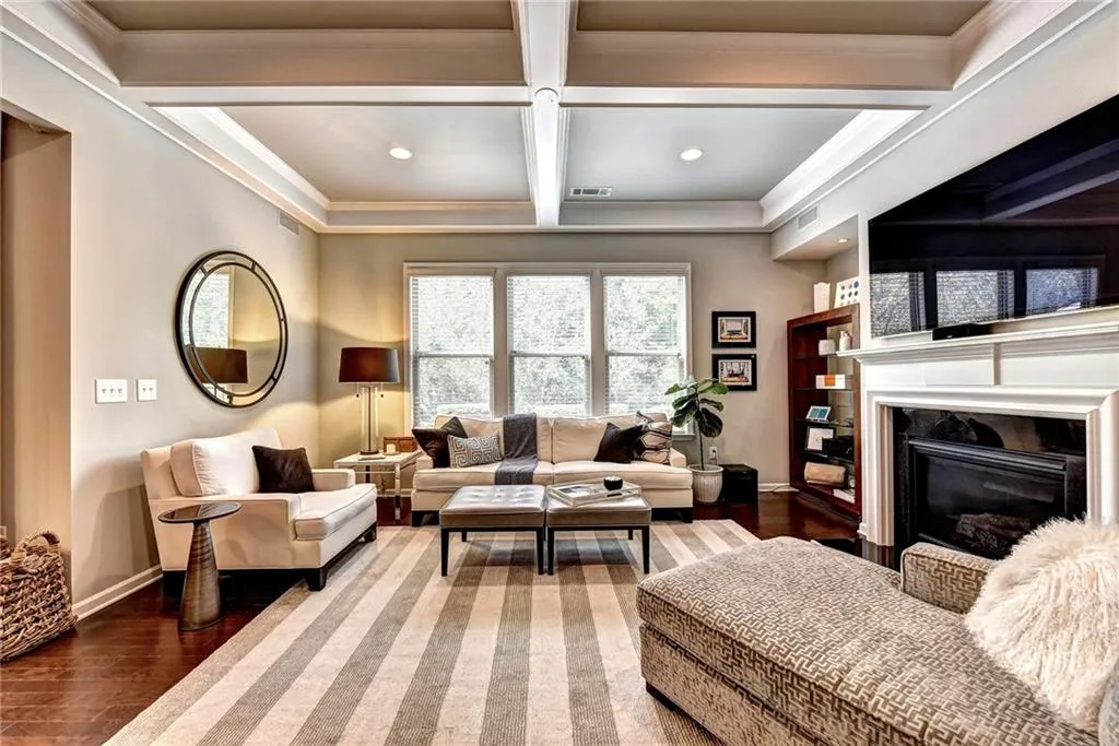 5520 Parkerton Lane, Atlanta, Georgia 30342, 3 Bedrooms Bedrooms, ,3 BathroomsBathrooms,Residential,Sold,5520 Parkerton Lane,6634828