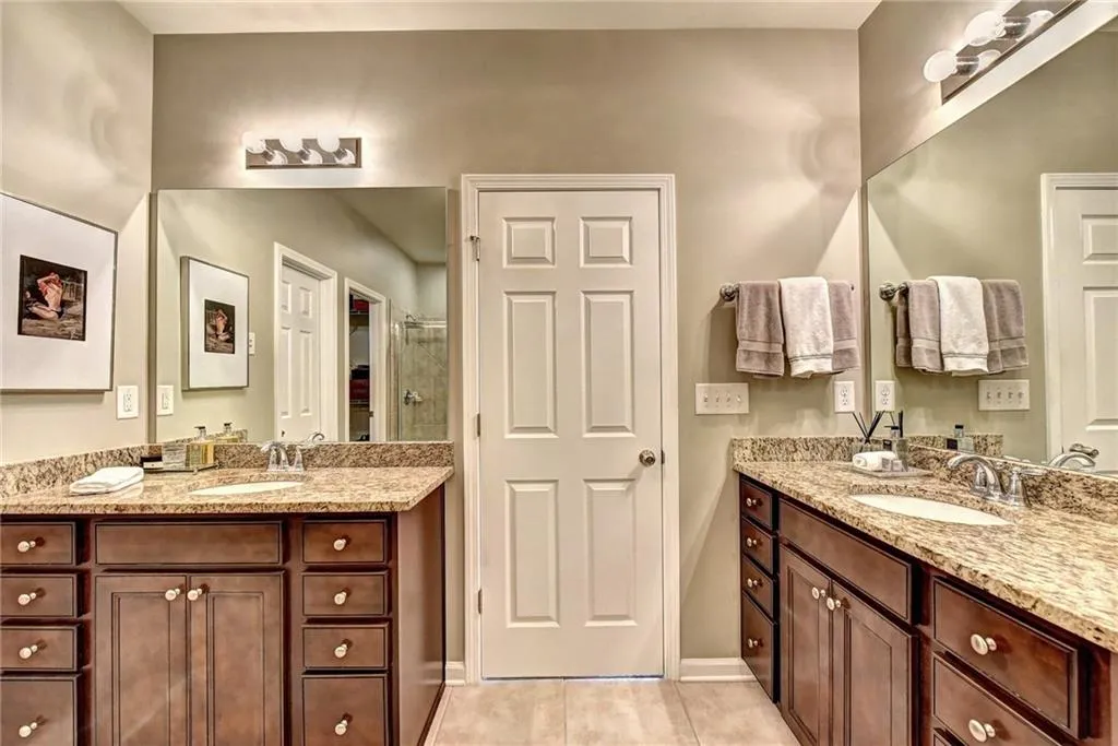 5520 Parkerton Lane, Atlanta, Georgia 30342, 3 Bedrooms Bedrooms, ,3 BathroomsBathrooms,Residential,Sold,5520 Parkerton Lane,6634828