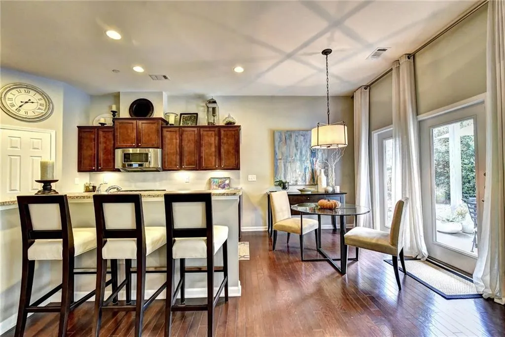 5520 Parkerton Lane, Atlanta, Georgia 30342, 3 Bedrooms Bedrooms, ,3 BathroomsBathrooms,Residential,Sold,5520 Parkerton Lane,6634828