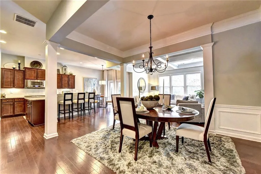 5520 Parkerton Lane, Atlanta, Georgia 30342, 3 Bedrooms Bedrooms, ,3 BathroomsBathrooms,Residential,Sold,5520 Parkerton Lane,6634828