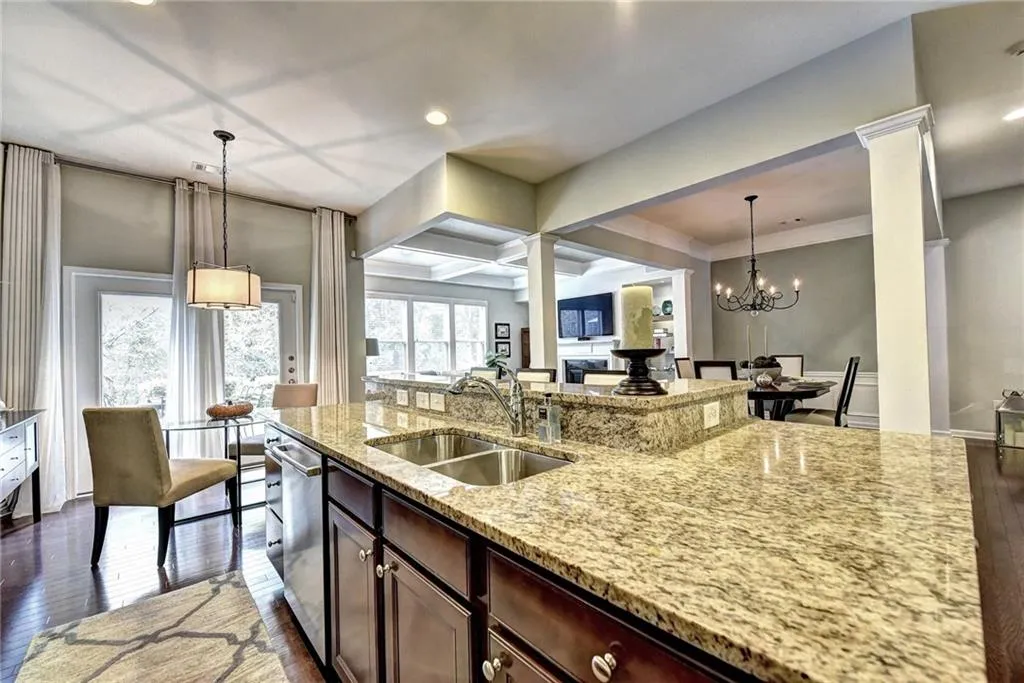 5520 Parkerton Lane, Atlanta, Georgia 30342, 3 Bedrooms Bedrooms, ,3 BathroomsBathrooms,Residential,Sold,5520 Parkerton Lane,6634828