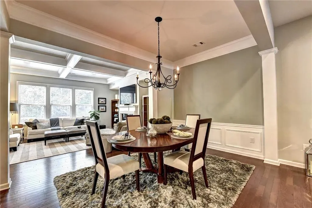 5520 Parkerton Lane, Atlanta, Georgia 30342, 3 Bedrooms Bedrooms, ,3 BathroomsBathrooms,Residential,Sold,5520 Parkerton Lane,6634828