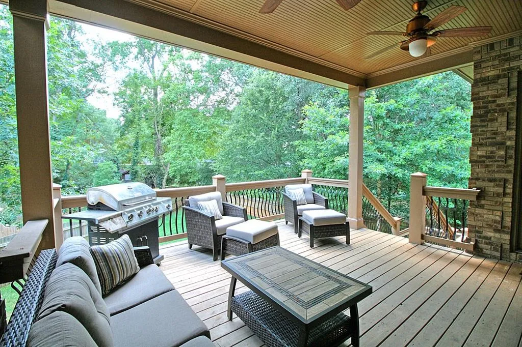 651 Windsor Parkway, Atlanta, Georgia 30342, 6 Bedrooms Bedrooms, ,5 BathroomsBathrooms,Residential,Sold,651 Windsor Parkway,5740718