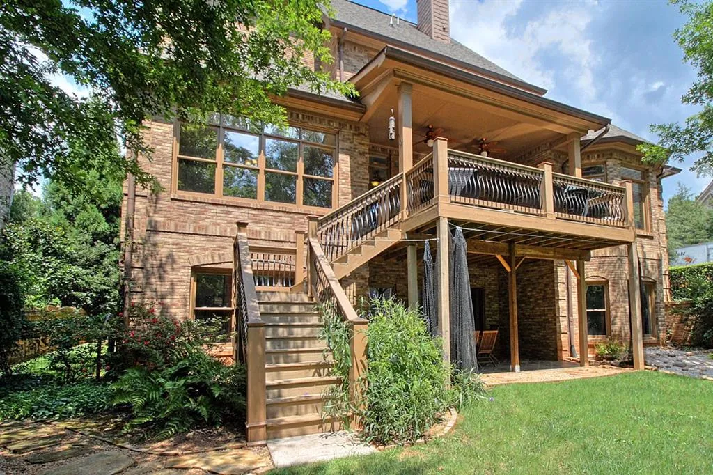 651 Windsor Parkway, Atlanta, Georgia 30342, 6 Bedrooms Bedrooms, ,5 BathroomsBathrooms,Residential,Sold,651 Windsor Parkway,5740718