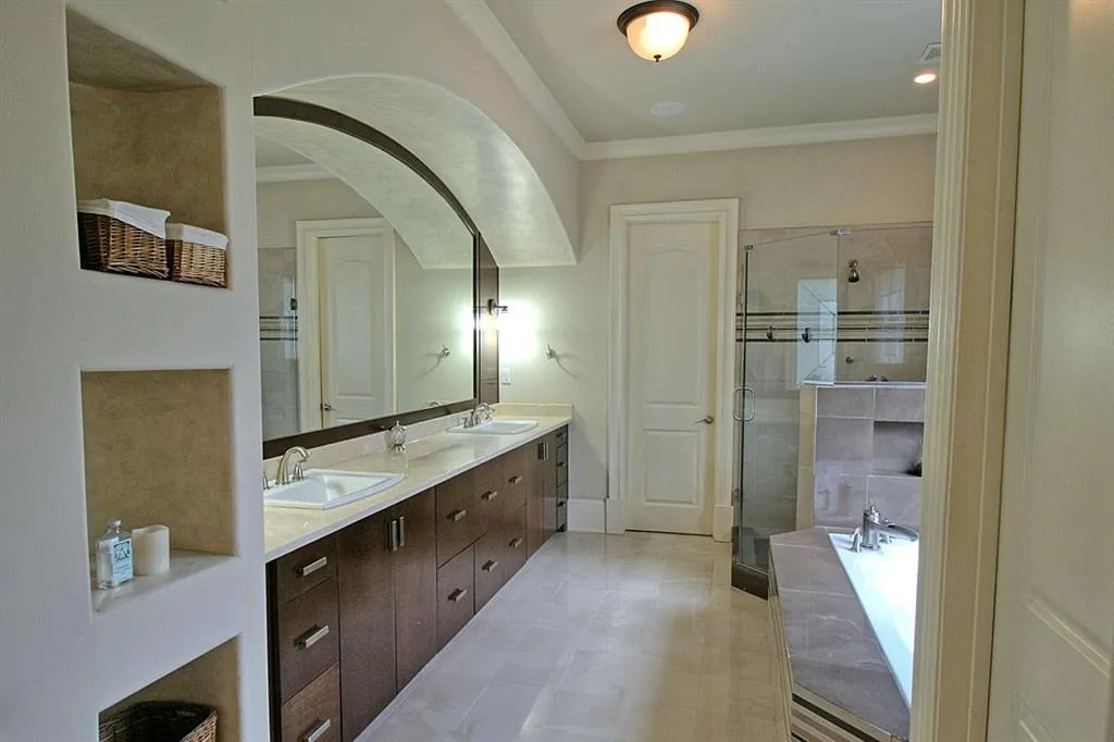 651 Windsor Parkway, Atlanta, Georgia 30342, 6 Bedrooms Bedrooms, ,5 BathroomsBathrooms,Residential,Sold,651 Windsor Parkway,5740718