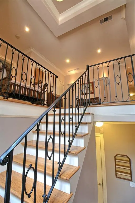 651 Windsor Parkway, Atlanta, Georgia 30342, 6 Bedrooms Bedrooms, ,5 BathroomsBathrooms,Residential,Sold,651 Windsor Parkway,5740718