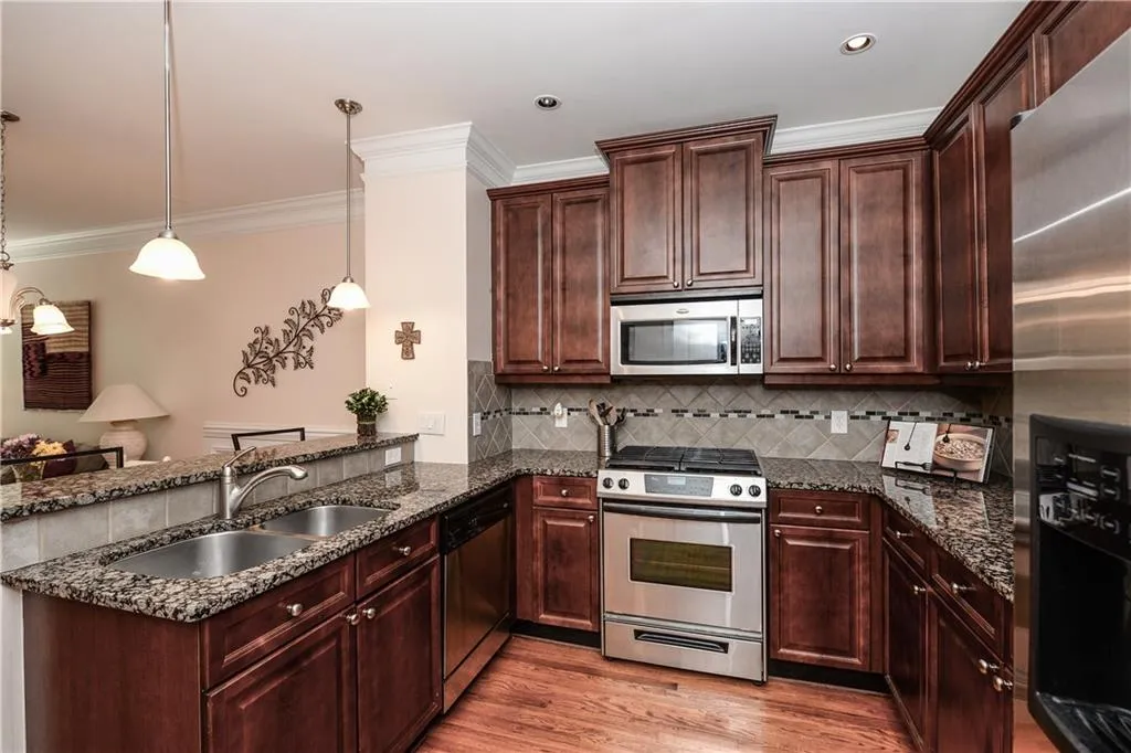 3728 Ashford Creek Lane, Atlanta, Georgia 30319, 1 Bedroom Bedrooms, ,1 BathroomBathrooms,Residential,Sold,3728 Ashford Creek Lane,5723885