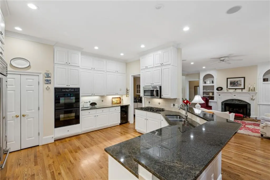 1058 Hunters Brook Court Ne, Atlanta, Georgia 30319, 5 Bedrooms Bedrooms, ,5 BathroomsBathrooms,Residential,For Sale,1058 Hunters Brook Court Ne,7616650