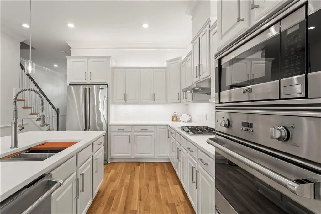 304 Riversgate Drive, Sandy Springs, Georgia 30339, 4 Bedrooms Bedrooms, ,4 BathroomsBathrooms,Residential,Sold,304 Riversgate Drive,7382180