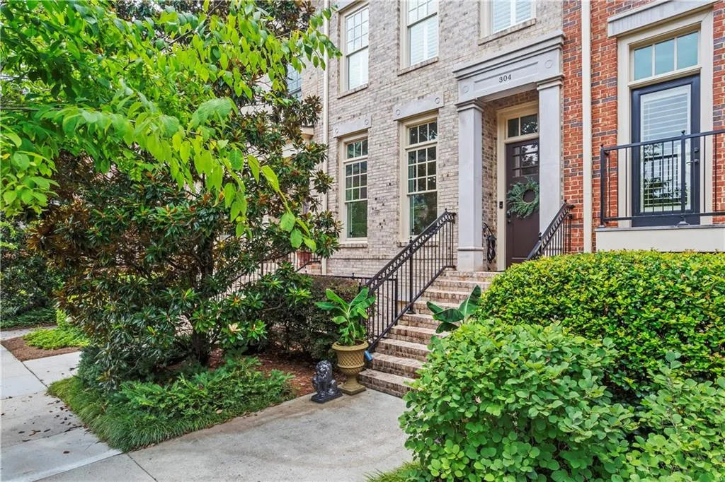 304 Riversgate Drive, Sandy Springs, Georgia 30339, 4 Bedrooms Bedrooms, ,4 BathroomsBathrooms,Residential,Sold,304 Riversgate Drive,7382180