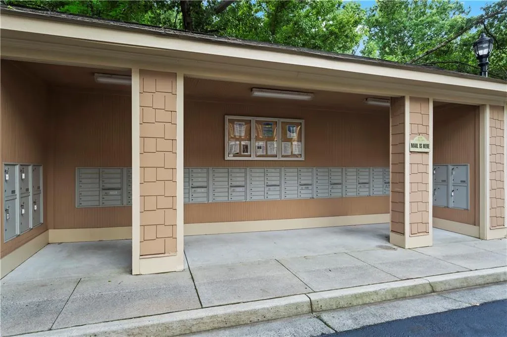 304 Riversgate Drive, Sandy Springs, Georgia 30339, 4 Bedrooms Bedrooms, ,4 BathroomsBathrooms,Residential,Sold,304 Riversgate Drive,7382180