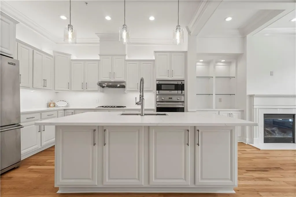 304 Riversgate Drive, Sandy Springs, Georgia 30339, 4 Bedrooms Bedrooms, ,4 BathroomsBathrooms,Residential,Sold,304 Riversgate Drive,7382180