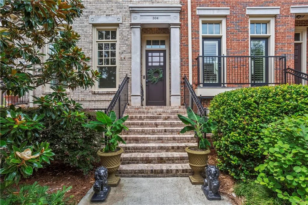 304 Riversgate Drive, Sandy Springs, Georgia 30339, 4 Bedrooms Bedrooms, ,4 BathroomsBathrooms,Residential,Sold,304 Riversgate Drive,7382180