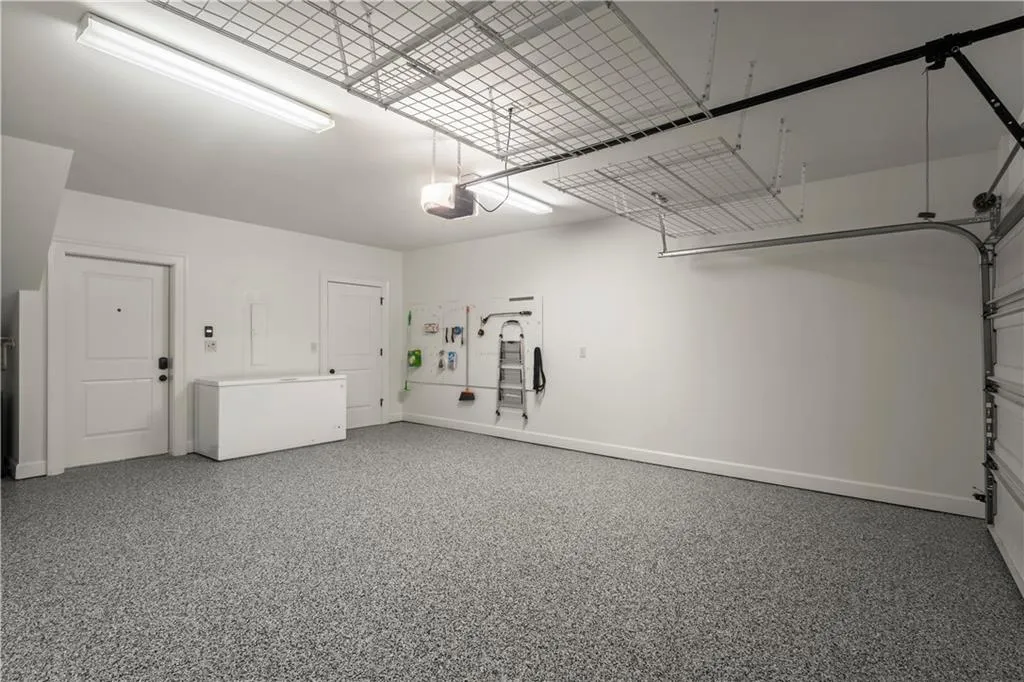 304 Riversgate Drive, Sandy Springs, Georgia 30339, 4 Bedrooms Bedrooms, ,4 BathroomsBathrooms,Residential,Sold,304 Riversgate Drive,7382180