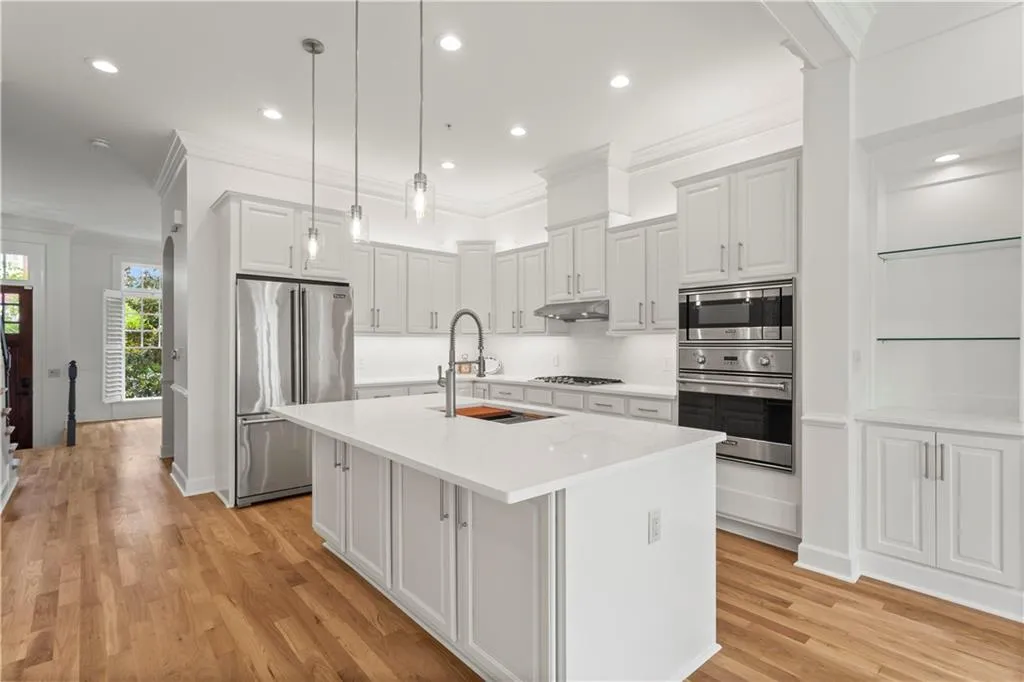 304 Riversgate Drive, Sandy Springs, Georgia 30339, 4 Bedrooms Bedrooms, ,4 BathroomsBathrooms,Residential,Sold,304 Riversgate Drive,7382180