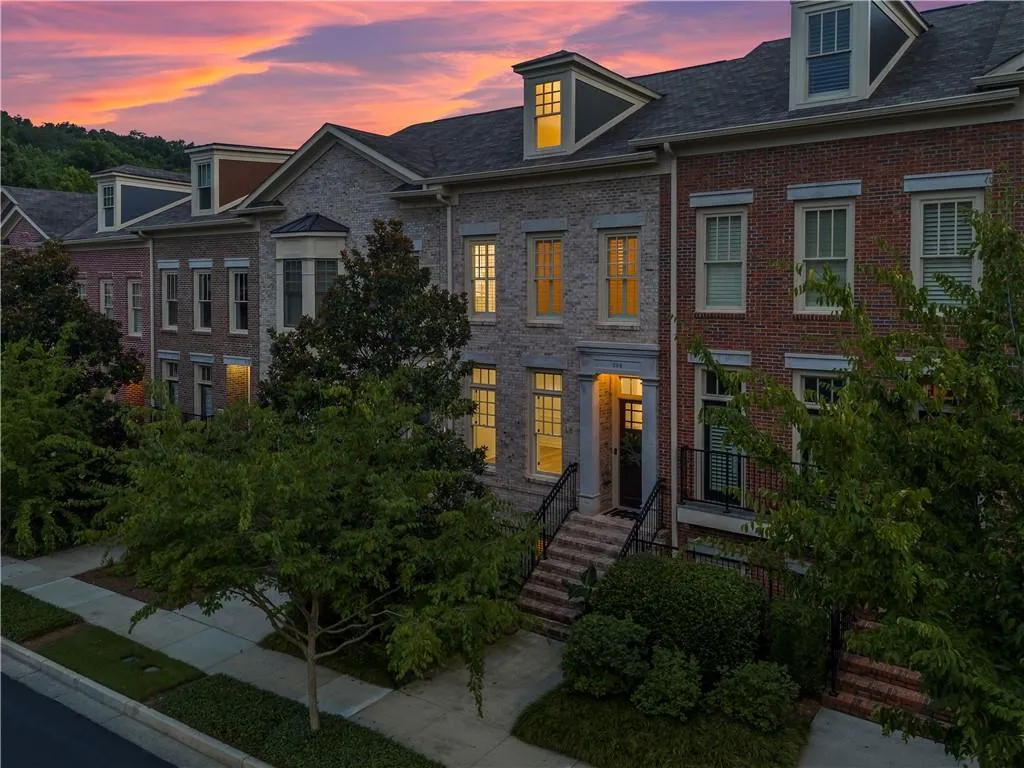 304 Riversgate Drive, Sandy Springs, Georgia 30339, 4 Bedrooms Bedrooms, ,4 BathroomsBathrooms,Residential,Sold,304 Riversgate Drive,7382180