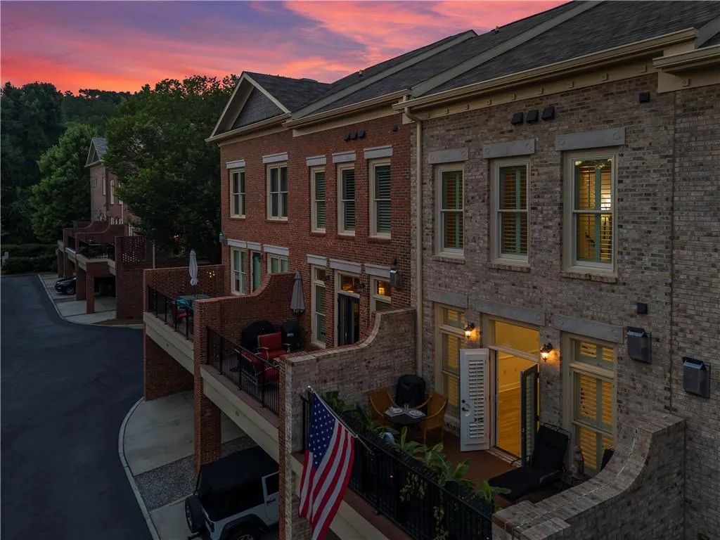 304 Riversgate Drive, Sandy Springs, Georgia 30339, 4 Bedrooms Bedrooms, ,4 BathroomsBathrooms,Residential,Sold,304 Riversgate Drive,7382180