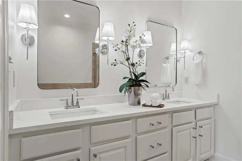 304 Riversgate Drive, Sandy Springs, Georgia 30339, 4 Bedrooms Bedrooms, ,4 BathroomsBathrooms,Residential,Sold,304 Riversgate Drive,7382180