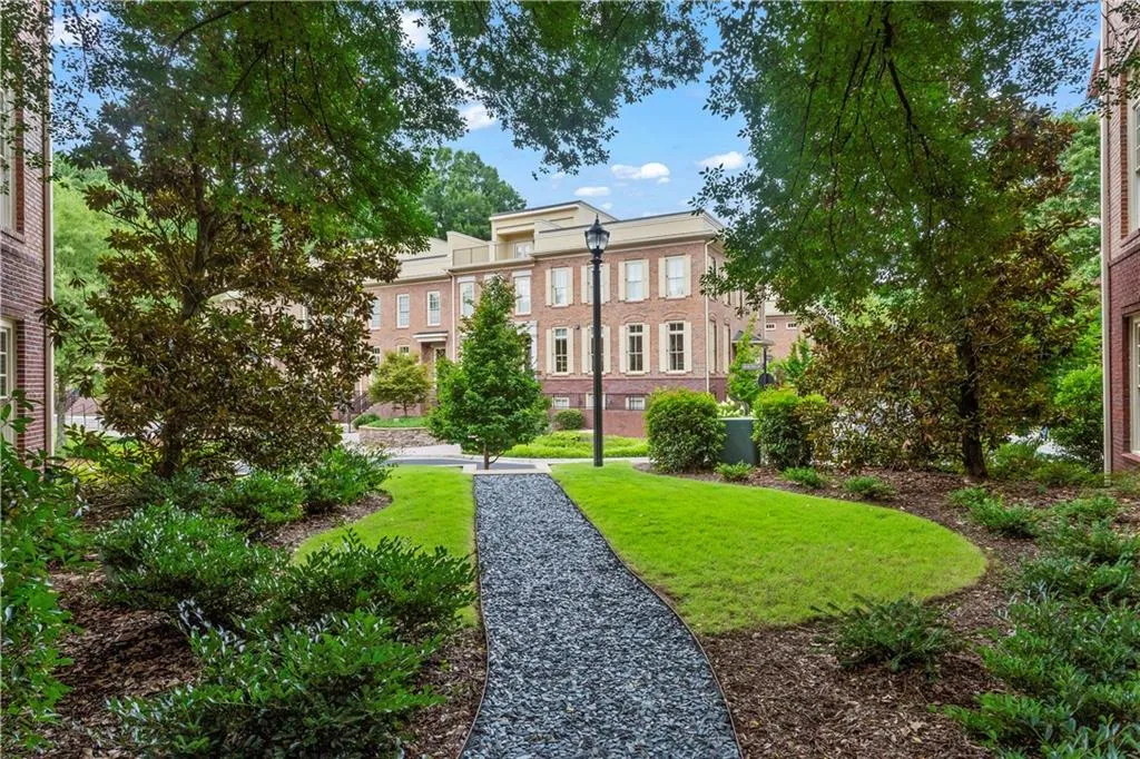 304 Riversgate Drive, Sandy Springs, Georgia 30339, 4 Bedrooms Bedrooms, ,4 BathroomsBathrooms,Residential,Sold,304 Riversgate Drive,7382180