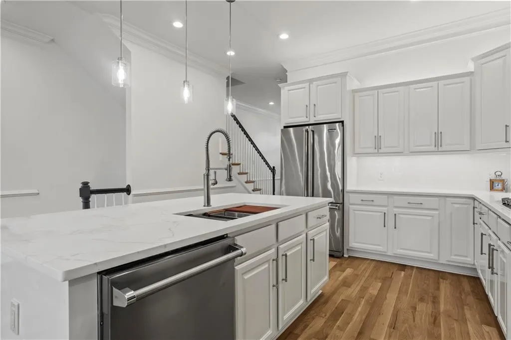 304 Riversgate Drive, Sandy Springs, Georgia 30339, 4 Bedrooms Bedrooms, ,4 BathroomsBathrooms,Residential,Sold,304 Riversgate Drive,7382180