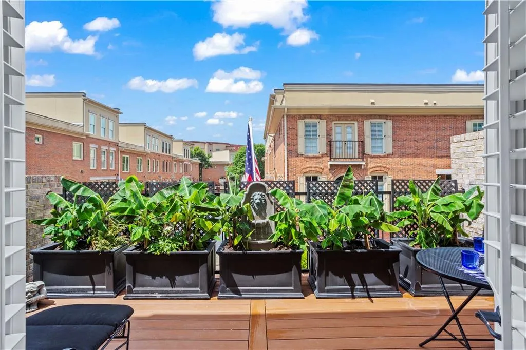 304 Riversgate Drive, Sandy Springs, Georgia 30339, 4 Bedrooms Bedrooms, ,4 BathroomsBathrooms,Residential,Sold,304 Riversgate Drive,7382180