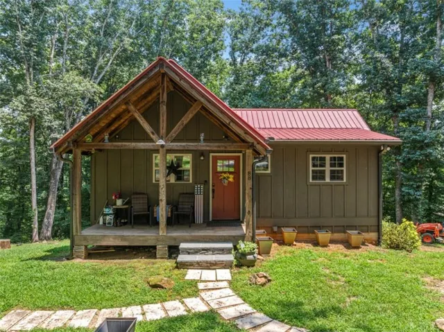 88 Old Vineyard Way, Cleveland, Georgia 30528