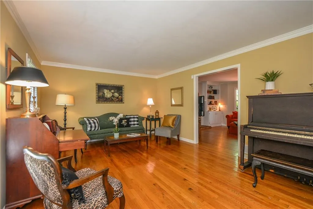 170 Dunhill Court, Sandy Springs, Georgia 30328, 5 Bedrooms Bedrooms, ,3 BathroomsBathrooms,Residential,Sold,170 Dunhill Court,6561001