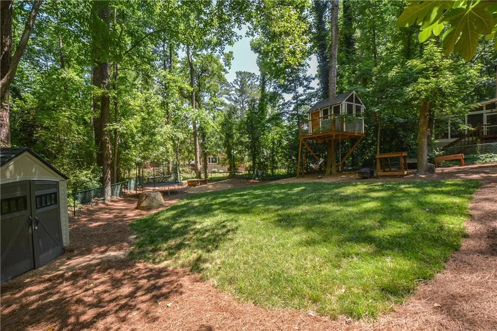 170 Dunhill Court, Sandy Springs, Georgia 30328, 5 Bedrooms Bedrooms, ,3 BathroomsBathrooms,Residential,Sold,170 Dunhill Court,6561001