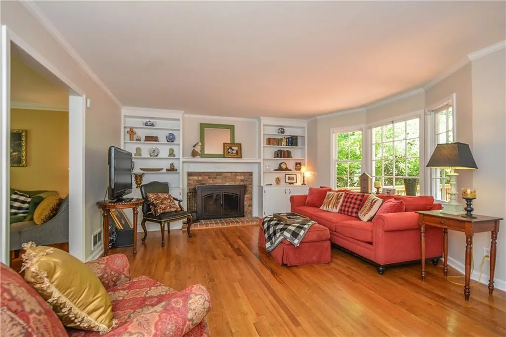 170 Dunhill Court, Sandy Springs, Georgia 30328, 5 Bedrooms Bedrooms, ,3 BathroomsBathrooms,Residential,Sold,170 Dunhill Court,6561001