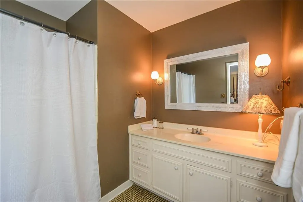 170 Dunhill Court, Sandy Springs, Georgia 30328, 5 Bedrooms Bedrooms, ,3 BathroomsBathrooms,Residential,Sold,170 Dunhill Court,6561001