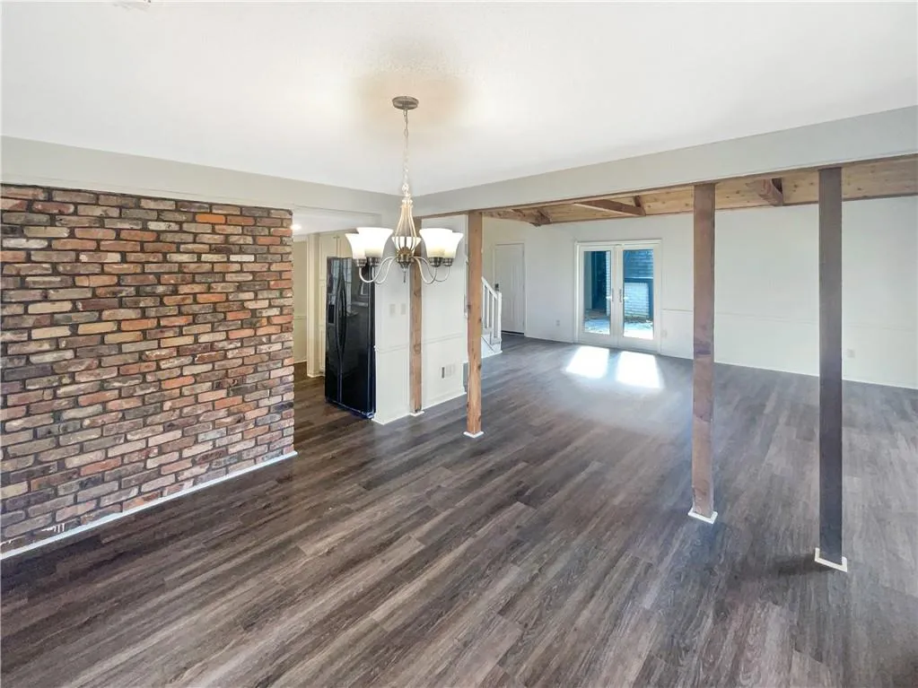 7040 Northgreen Drive, Atlanta, Georgia 30328, 5 Bedrooms Bedrooms, ,3 BathroomsBathrooms,Residential,For Sale,7040 Northgreen Drive,7527026