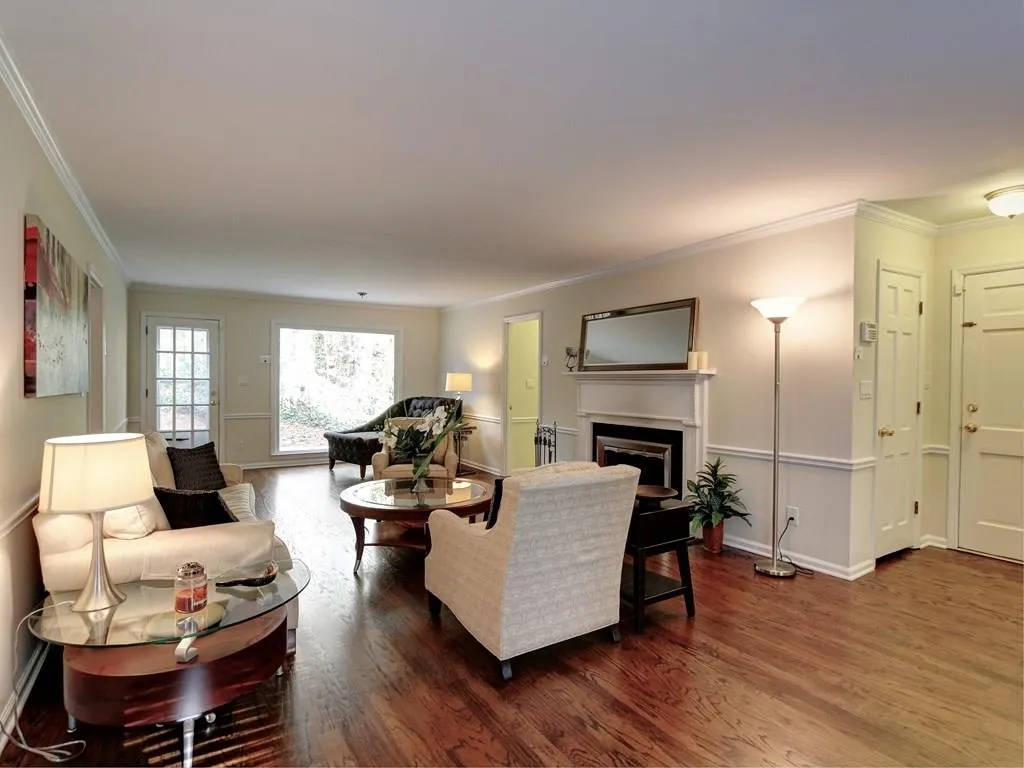 200 Devonwood Drive, Sandy Springs, Georgia 30328, 5 Bedrooms Bedrooms, ,3 BathroomsBathrooms,Residential,Sold,200 Devonwood Drive,5861697