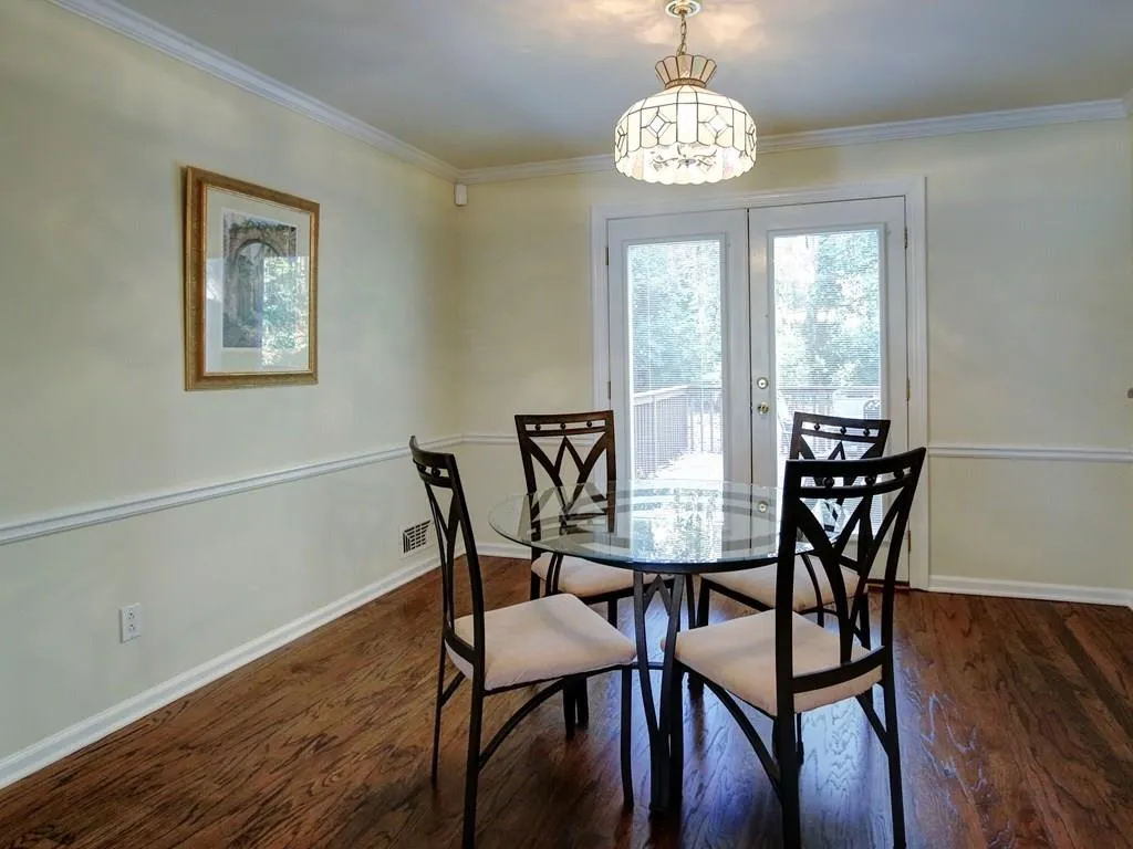 200 Devonwood Drive, Sandy Springs, Georgia 30328, 5 Bedrooms Bedrooms, ,3 BathroomsBathrooms,Residential,Sold,200 Devonwood Drive,5861697