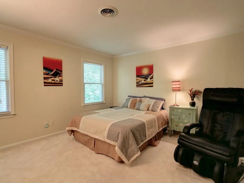 200 Devonwood Drive, Sandy Springs, Georgia 30328, 5 Bedrooms Bedrooms, ,3 BathroomsBathrooms,Residential,Sold,200 Devonwood Drive,5861697
