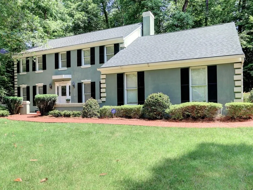 200 Devonwood Drive, Sandy Springs, Georgia 30328, 5 Bedrooms Bedrooms, ,3 BathroomsBathrooms,Residential,Sold,200 Devonwood Drive,5861697