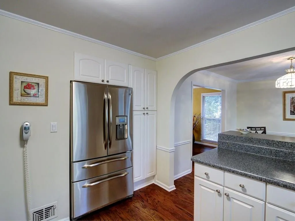 200 Devonwood Drive, Sandy Springs, Georgia 30328, 5 Bedrooms Bedrooms, ,3 BathroomsBathrooms,Residential,Sold,200 Devonwood Drive,5861697