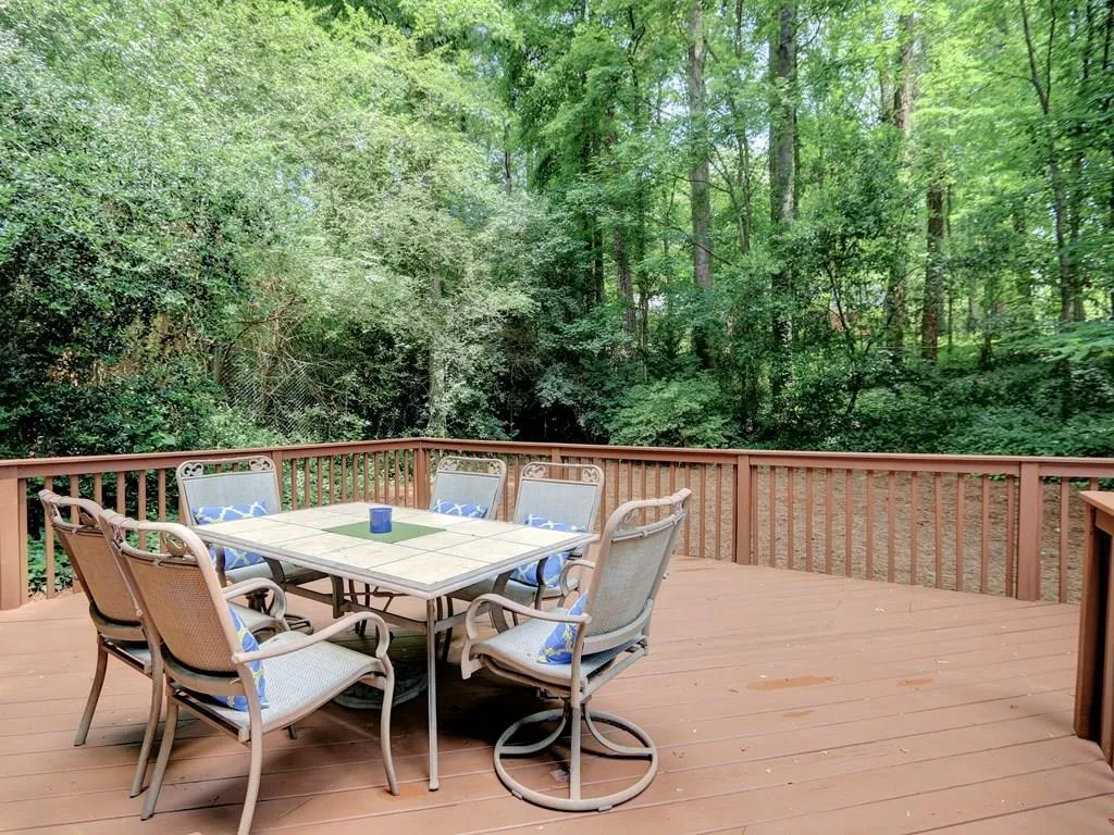 200 Devonwood Drive, Sandy Springs, Georgia 30328, 5 Bedrooms Bedrooms, ,3 BathroomsBathrooms,Residential,Sold,200 Devonwood Drive,5861697