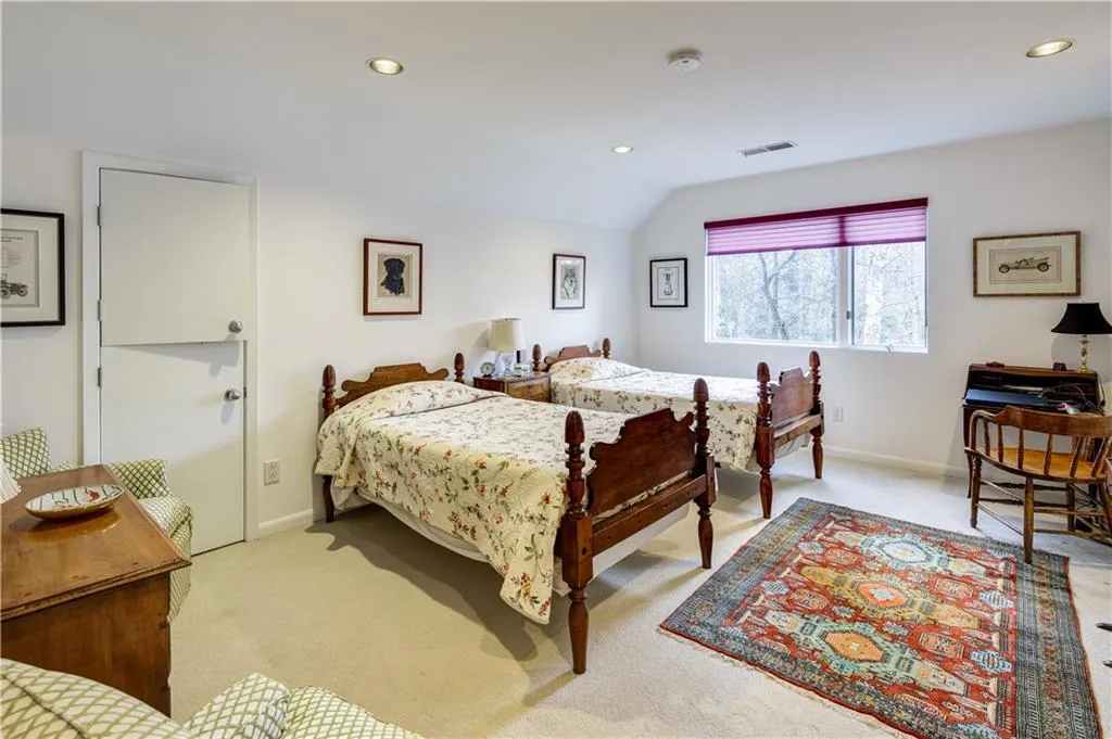 33 Spring Oaks Court, Atlanta, Georgia 30327, 5 Bedrooms Bedrooms, ,6 BathroomsBathrooms,Residential,Sold,33 Spring Oaks Court,5664992