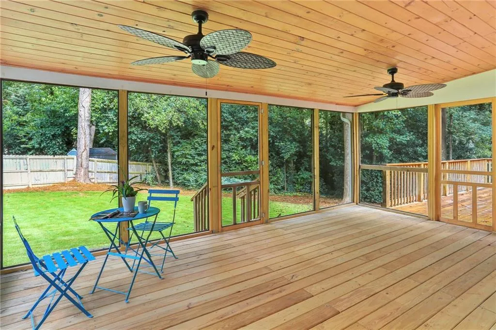 211 Hillswick Court, Atlanta, Georgia 30328, 3 Bedrooms Bedrooms, ,2 BathroomsBathrooms,Residential,Sold,211 Hillswick Court,6945854