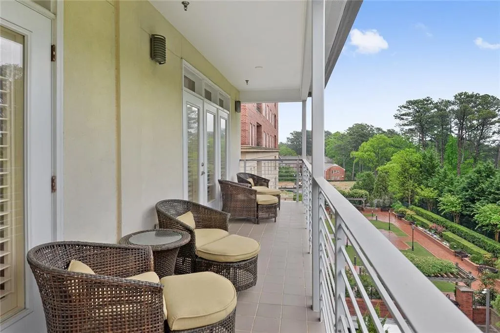 3655 Peachtree Road Unit 402, Atlanta, Georgia 30319, 2 Bedrooms Bedrooms, ,2 BathroomsBathrooms,Residential,Sold,3655 Peachtree Road Unit 402,6004115