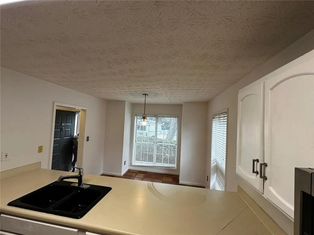 1101 Lenox Way Ne Unit 1101, Atlanta, Georgia 30324, 2 Bedrooms Bedrooms, ,2 BathroomsBathrooms,Residential,For Sale,1101 Lenox Way Ne Unit 1101,7479230