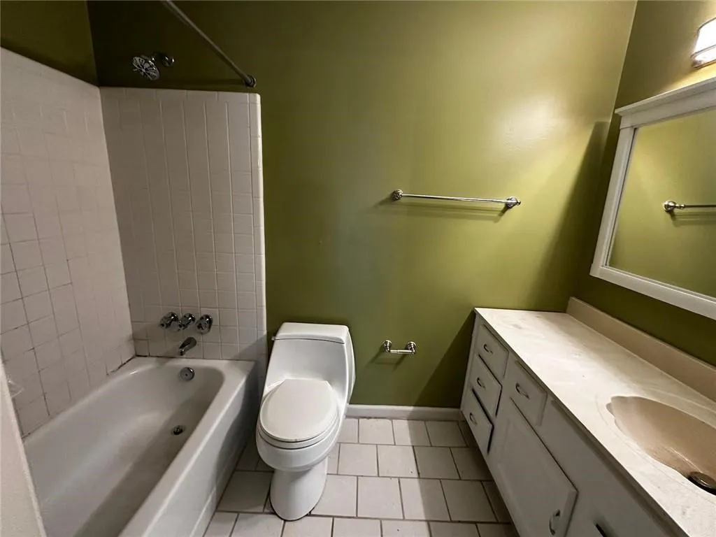 1101 Lenox Way Ne Unit 1101, Atlanta, Georgia 30324, 2 Bedrooms Bedrooms, ,2 BathroomsBathrooms,Residential,For Sale,1101 Lenox Way Ne Unit 1101,7479230