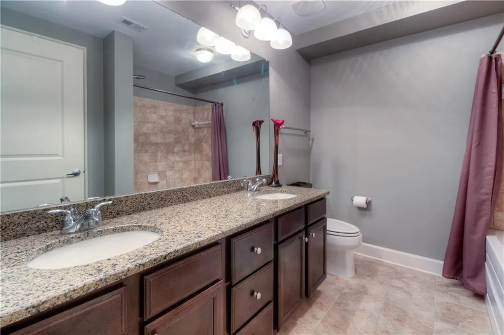 200 River Vista Drive Unit 213, Atlanta, Georgia 30339, 2 Bedrooms Bedrooms, ,2 BathroomsBathrooms,Residential,Sold,200 River Vista Drive Unit 213,5636148