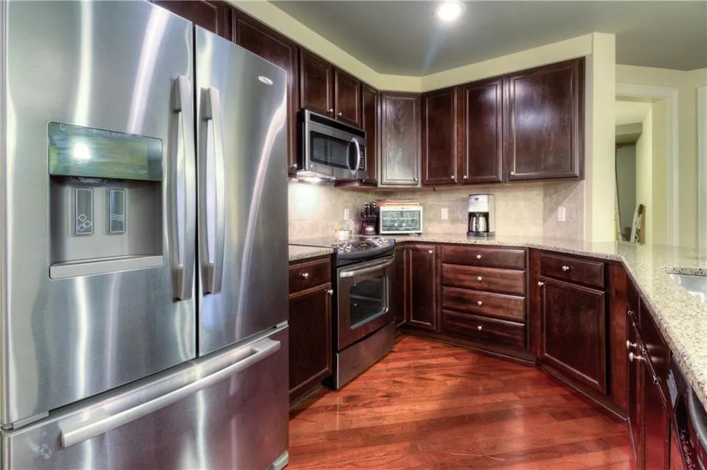 200 River Vista Drive Unit 213, Atlanta, Georgia 30339, 2 Bedrooms Bedrooms, ,2 BathroomsBathrooms,Residential,Sold,200 River Vista Drive Unit 213,5636148