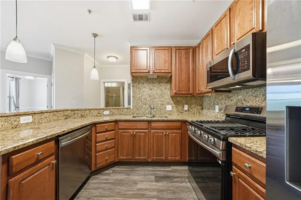 799 Hammond Drive Unit 323, Atlanta, Georgia 30328, 2 Bedrooms Bedrooms, ,2 BathroomsBathrooms,Residential,For Sale,799 Hammond Drive Unit 323,7758197