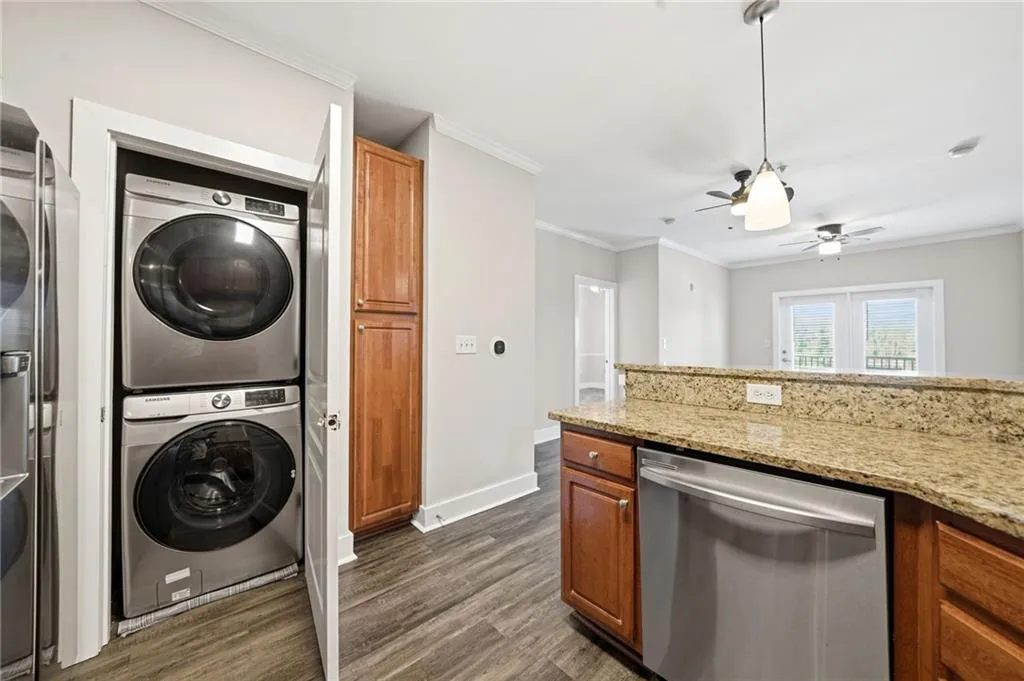 799 Hammond Drive Unit 323, Atlanta, Georgia 30328, 2 Bedrooms Bedrooms, ,2 BathroomsBathrooms,Residential,For Sale,799 Hammond Drive Unit 323,7758197