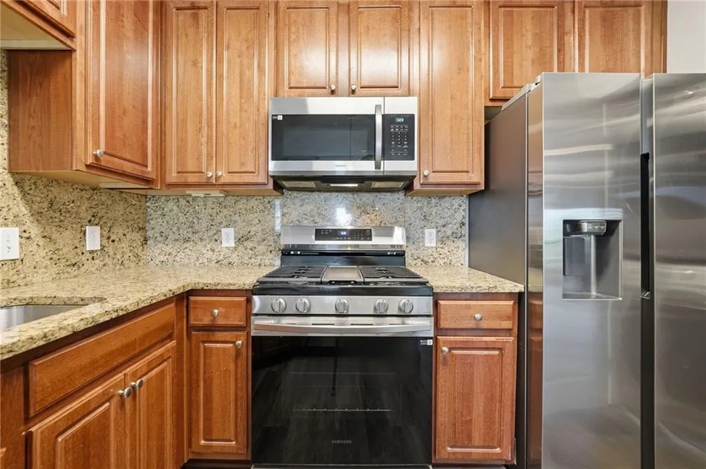 799 Hammond Drive Unit 323, Atlanta, Georgia 30328, 2 Bedrooms Bedrooms, ,2 BathroomsBathrooms,Residential,For Sale,799 Hammond Drive Unit 323,7758197