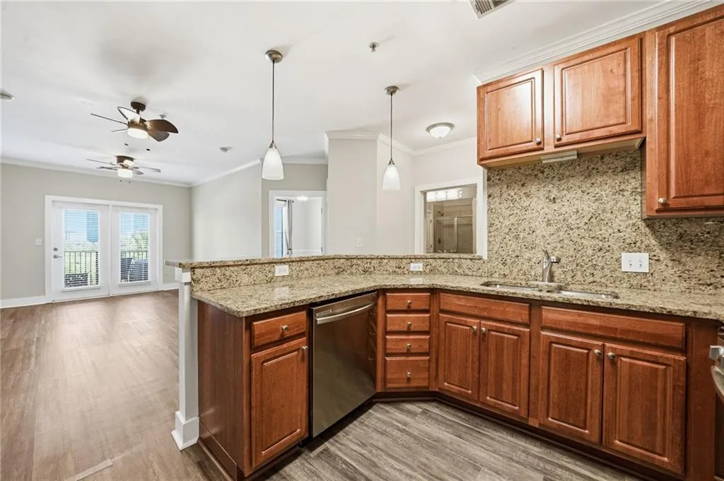 799 Hammond Drive Unit 323, Atlanta, Georgia 30328, 2 Bedrooms Bedrooms, ,2 BathroomsBathrooms,Residential,For Sale,799 Hammond Drive Unit 323,7758197