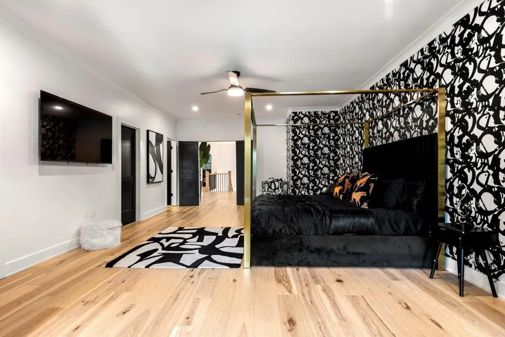 Upstairs Primary Suite