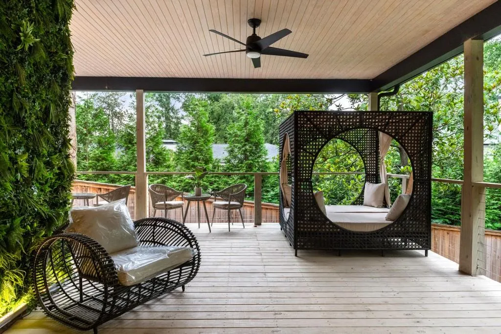 Covered porch off the kitchen